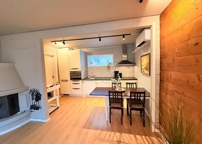 Historic Charm In Bergens Heart 卑爾根